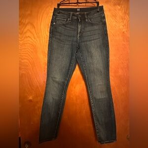 GAP Classic Blue Skinny Jeans NWOT